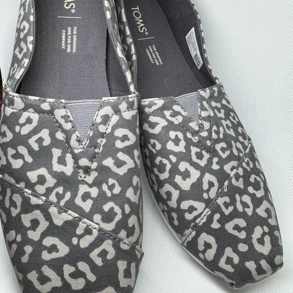 TOMS Women's Gray Leopard Print Shoes 9w
